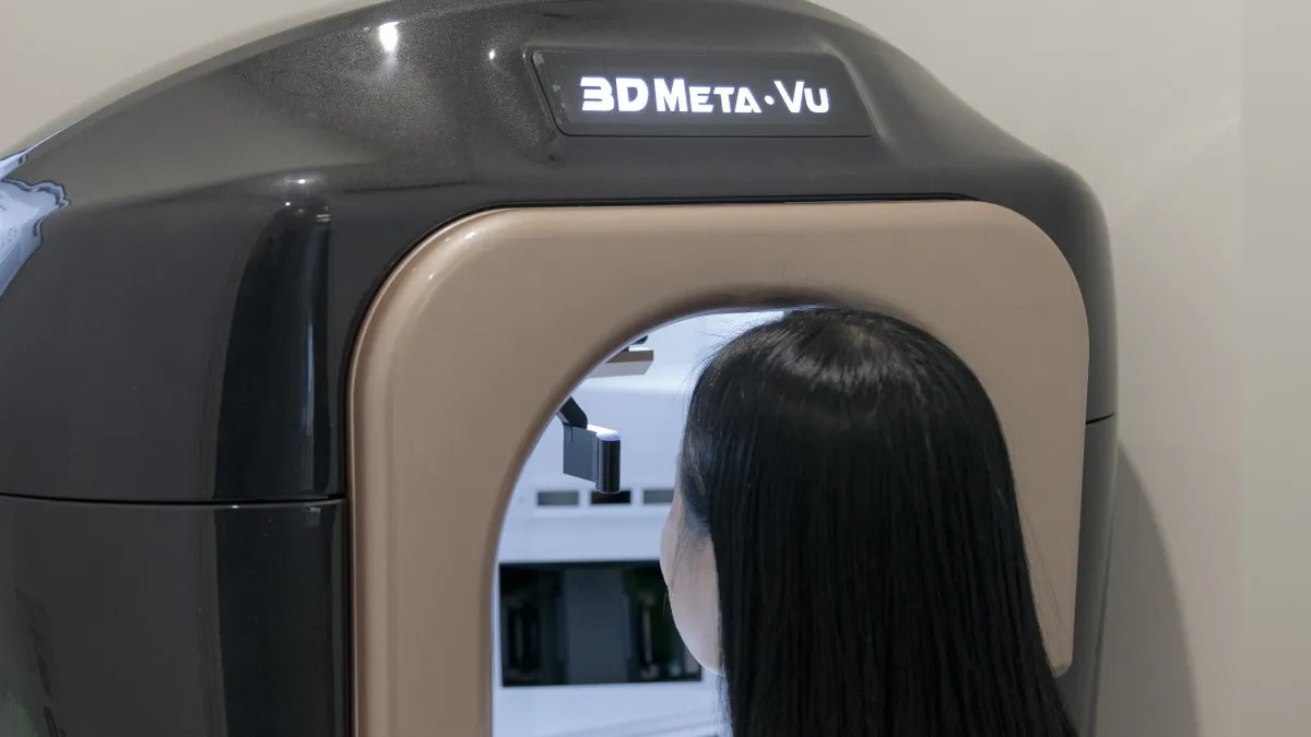 MetaView 3D skin diagnosis screen during a consultation at a Korean dermatology clinic